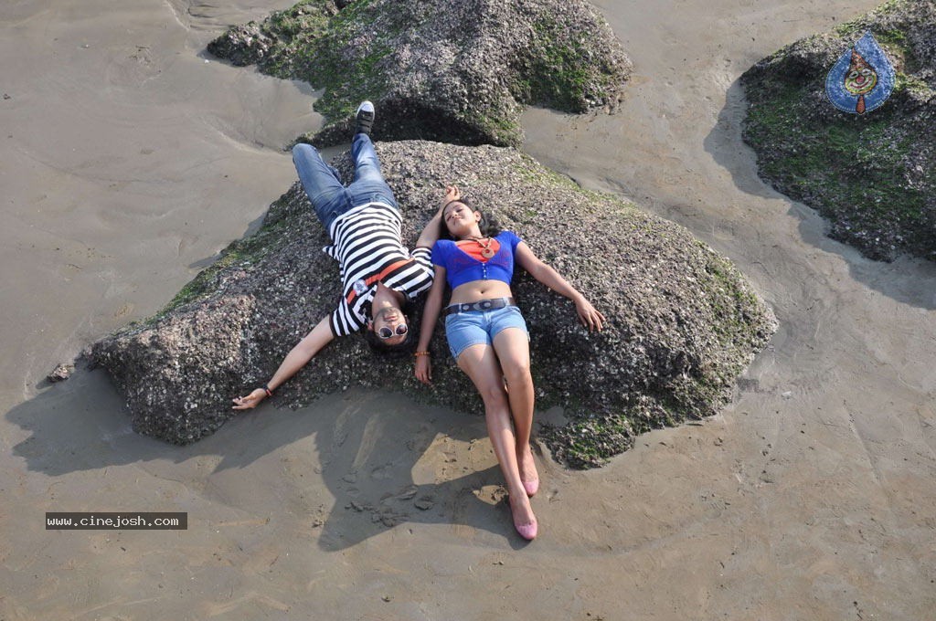 Oduthalam Tamil Movie Stills - 52 / 67 photos