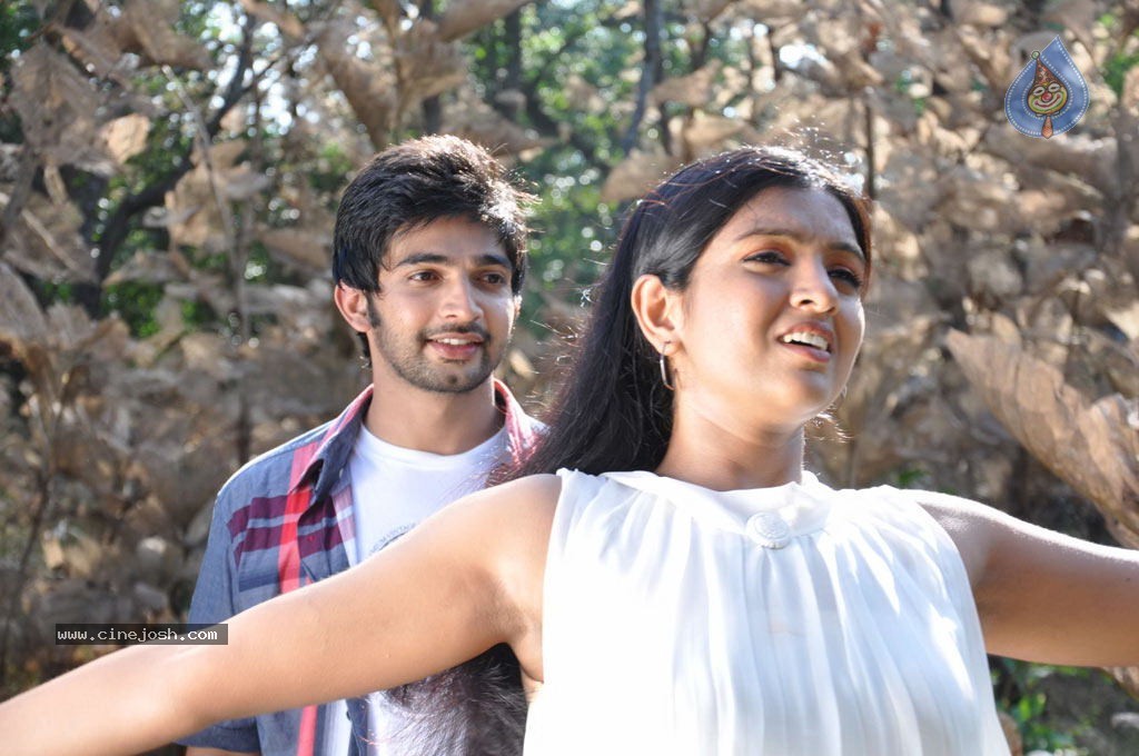 Oduthalam Tamil Movie Stills - 53 / 67 photos