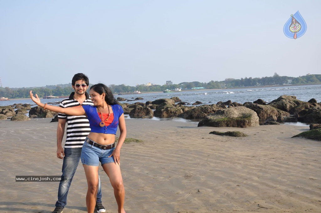 Oduthalam Tamil Movie Stills - 54 / 67 photos