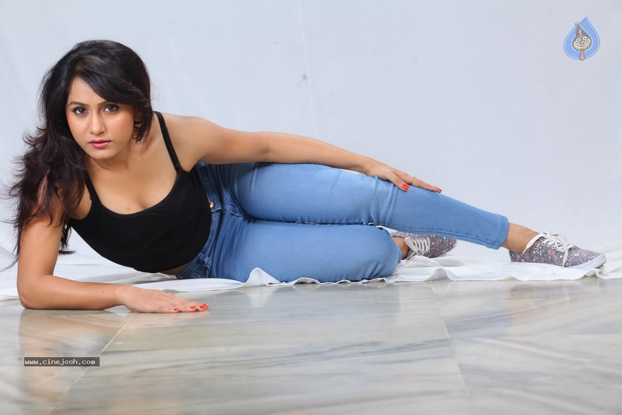 Oh Cheliya Naa Priya Sakhiya Movie Stills - 45 / 55 photos