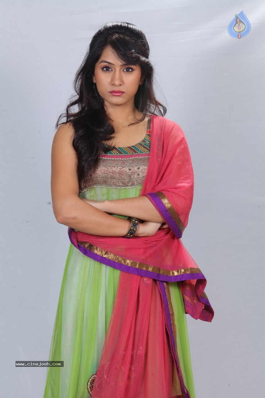 Oh Cheliya Naa Priya Sakhiya Movie Stills - 49 / 55 photos