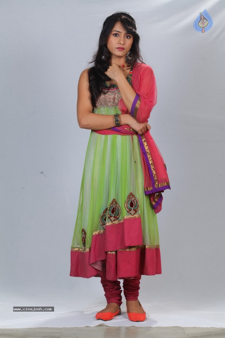 Oh Cheliya Naa Priya Sakhiya Movie Stills - 51 / 55 photos
