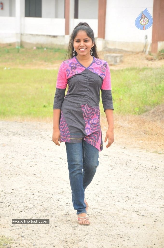 Oho Tamil Movie Stills - 26 / 77 photos