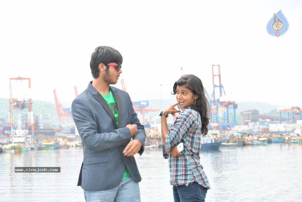 Oka Hindu Oka Muslim Movie Stills - 3 / 4 photos