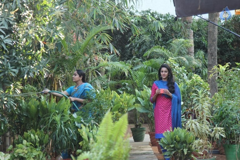 Oka Manasu Movie Photos - 24 / 34 photos