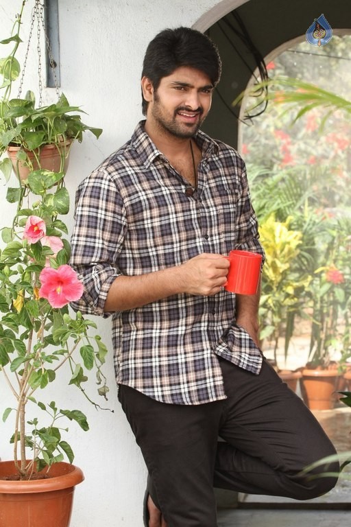 Oka Manasu Movie Photos - 27 / 34 photos