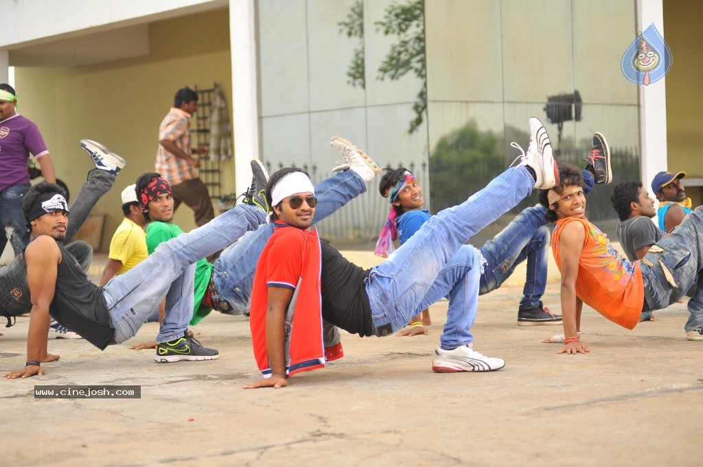 Oke Okka Chance Movie New Stills - 3 / 54 photos