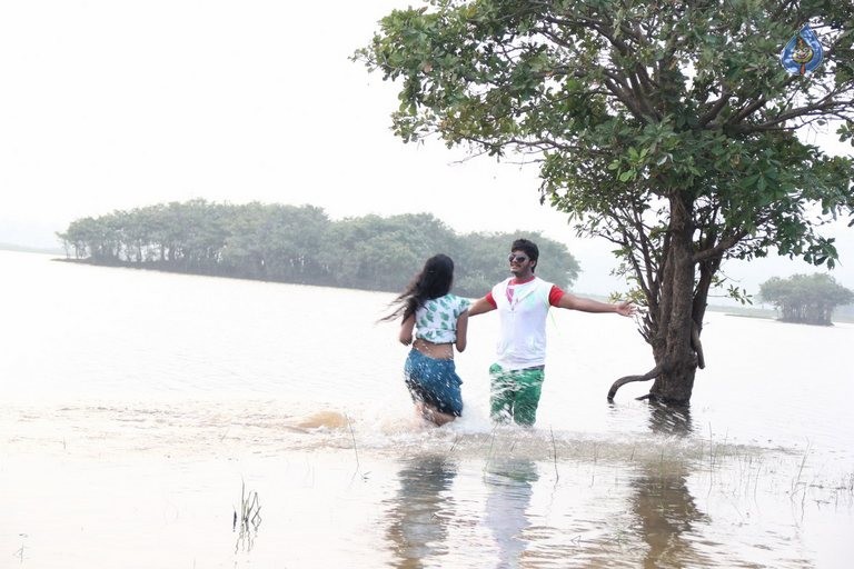 Okkaditho Modalaindi Photos - 70 / 83 photos