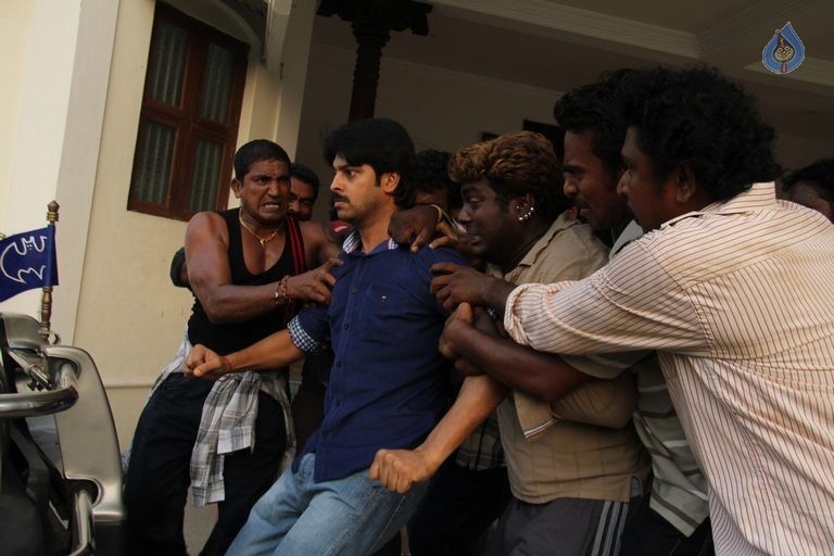 Om Shanti Om Tamil Movie Photos - 35 / 105 photos