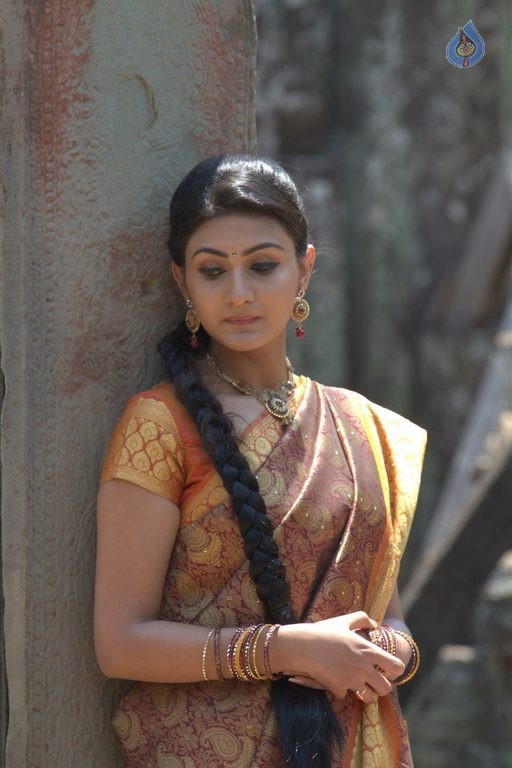 Om Shanti Om Tamil Movie Photos - 57 / 105 photos