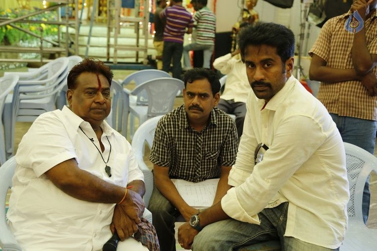 Om Shanti Om Tamil Movie Photos - 61 / 105 photos