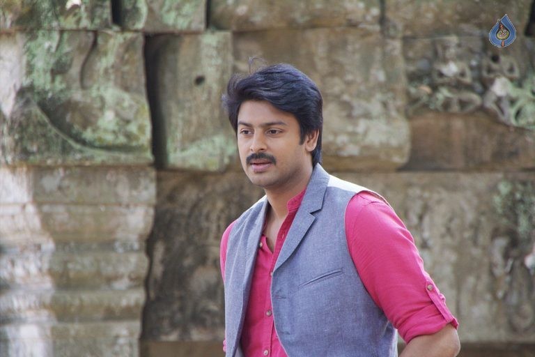 Om Shanti Om Tamil Movie Photos - 84 / 105 photos