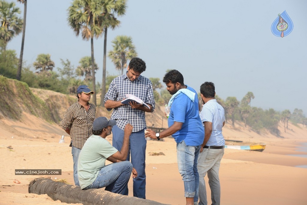 Oohalu Gusagusalaade Working Stills - 36 / 41 photos