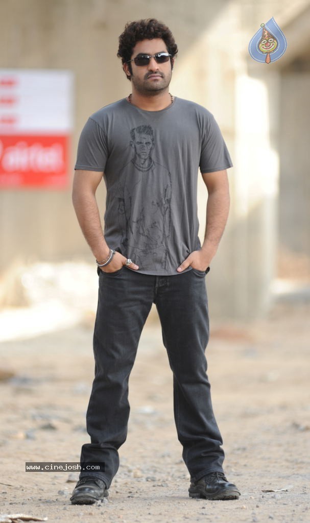 Oosaravelli Movie Stills Gallery - 11 / 18 photos