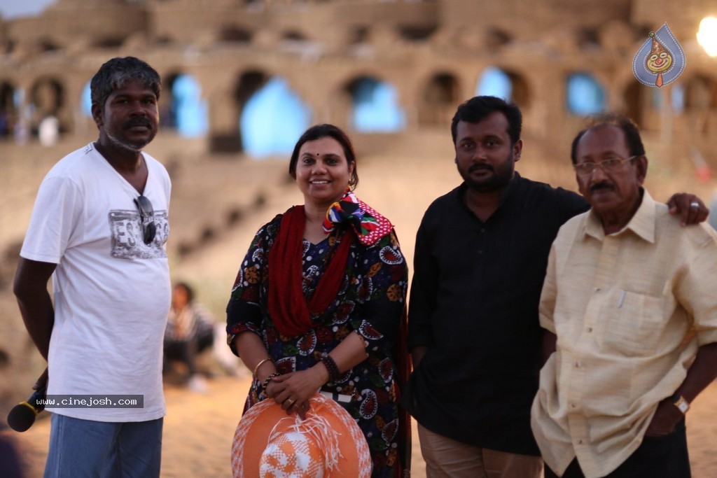 Ore Oru Raja Mokka Raja Tamil Movie Stills - 35 / 68 photos