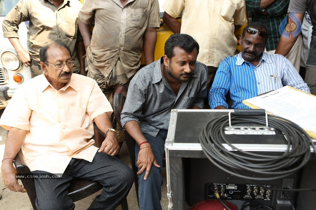Ore Oru Raja Mokka Raja Tamil Movie Stills - 40 / 68 photos