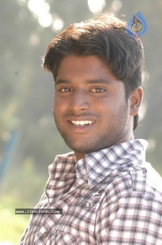 Oru Chol Tamil Movie Stills - 4 / 79 photos