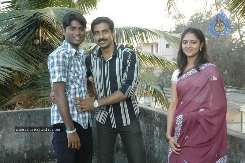 Oru Chol Tamil Movie Stills - 14 / 79 photos