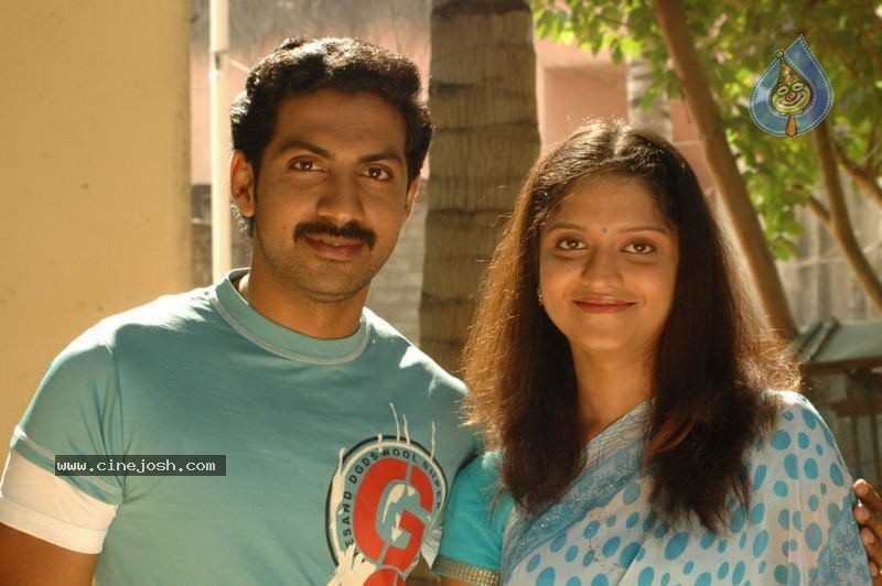 Oru Chol Tamil Movie Stills - 27 / 79 photos