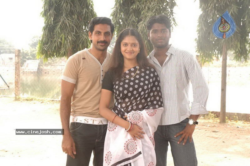 Oru Chol Tamil Movie Stills - 76 / 79 photos