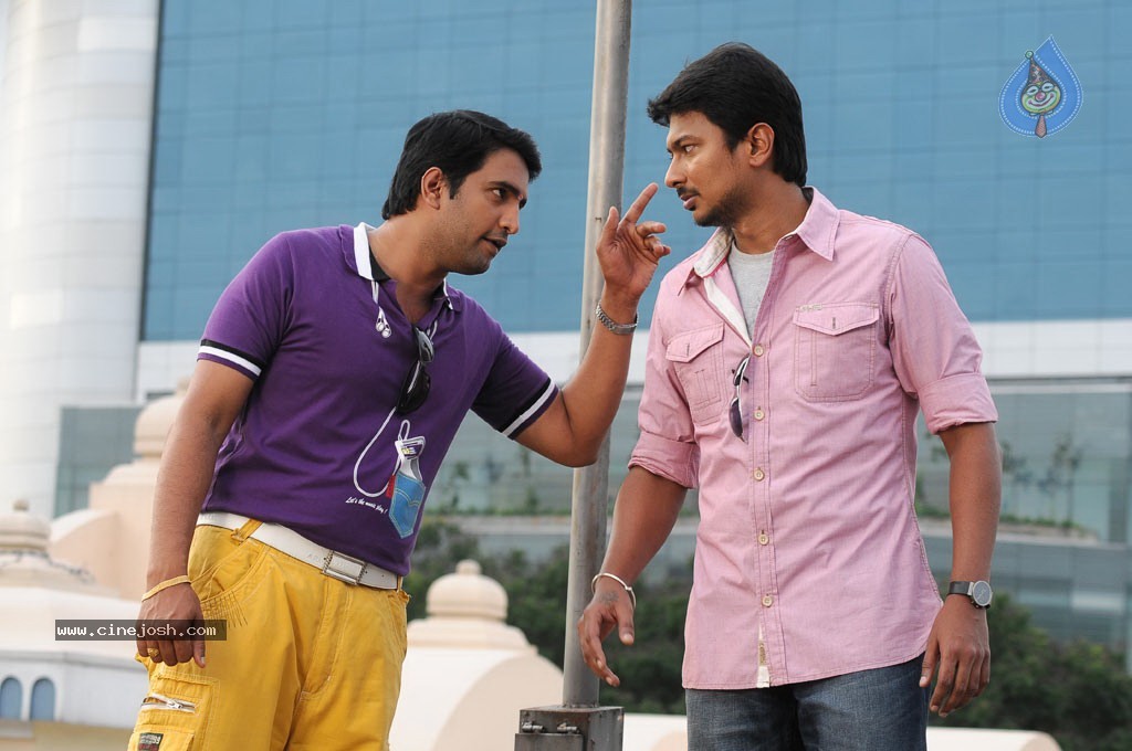 Oru Kal Oru Kannadi Tamil Movie Stills - 12 / 41 photos