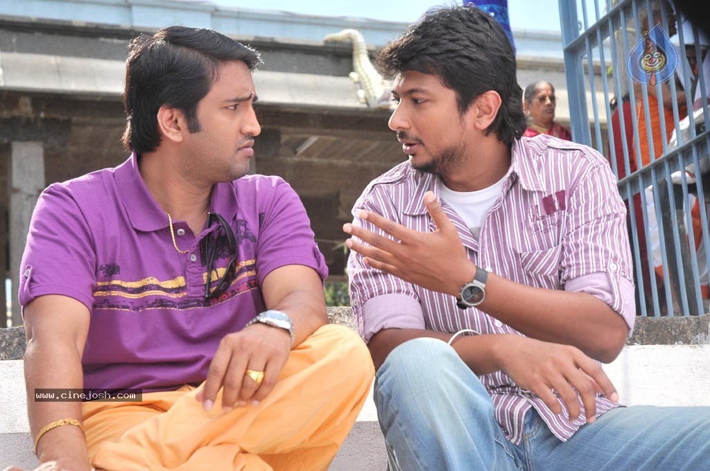 Oru Kal Oru Kannadi Tamil Movie Stills - 19 / 41 photos