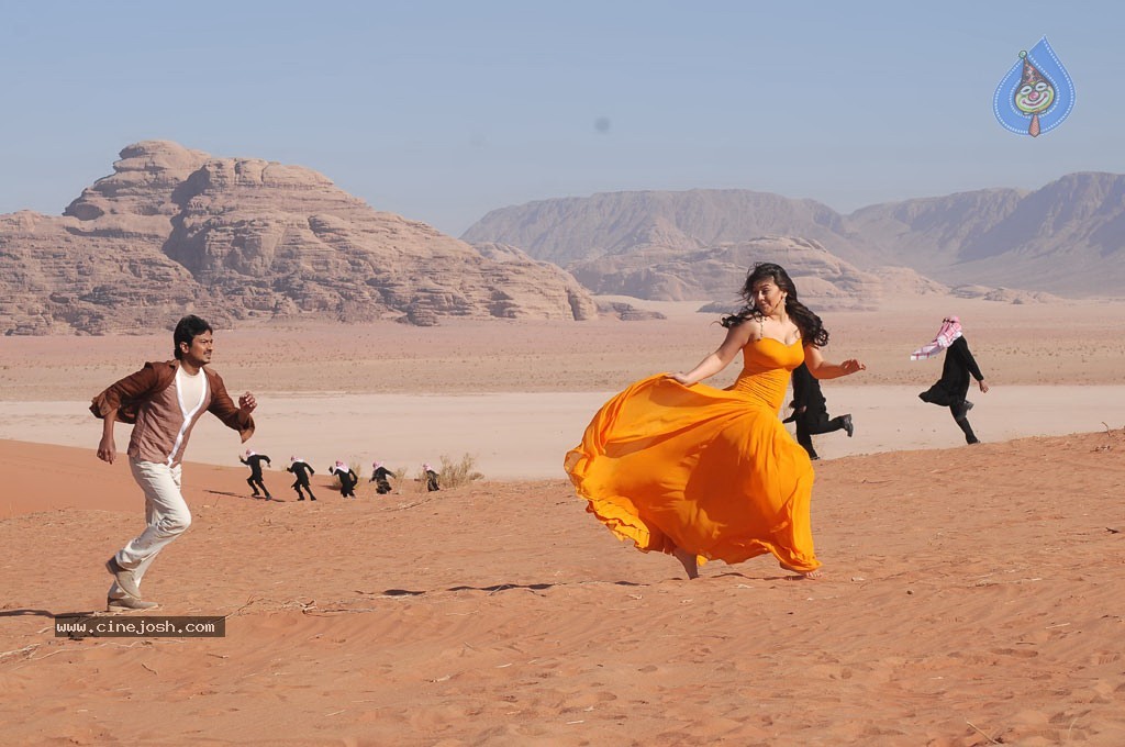 Oru Kal Oru Kannadi Tamil Movie Stills - 20 / 41 photos