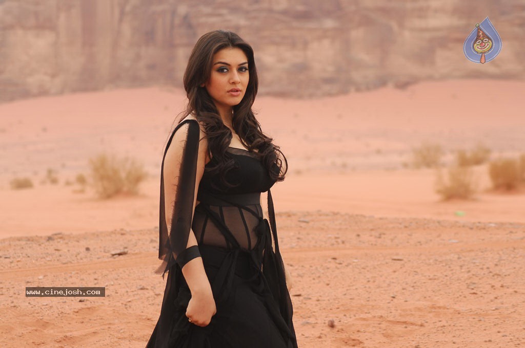 Oru Kal Oru Kannadi Tamil Movie Stills - 22 / 41 photos