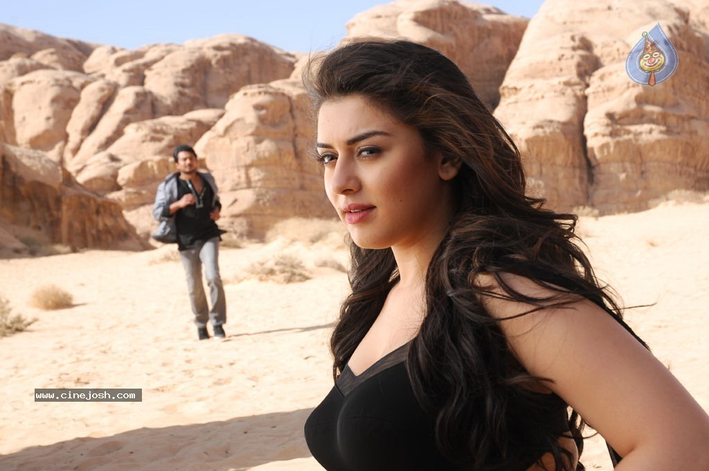 Oru Kal Oru Kannadi Tamil Movie Stills - 28 / 41 photos