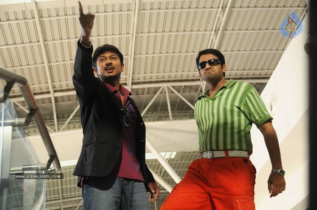 Oru Kal Oru Kannadi Tamil Movie Stills - 29 / 41 photos