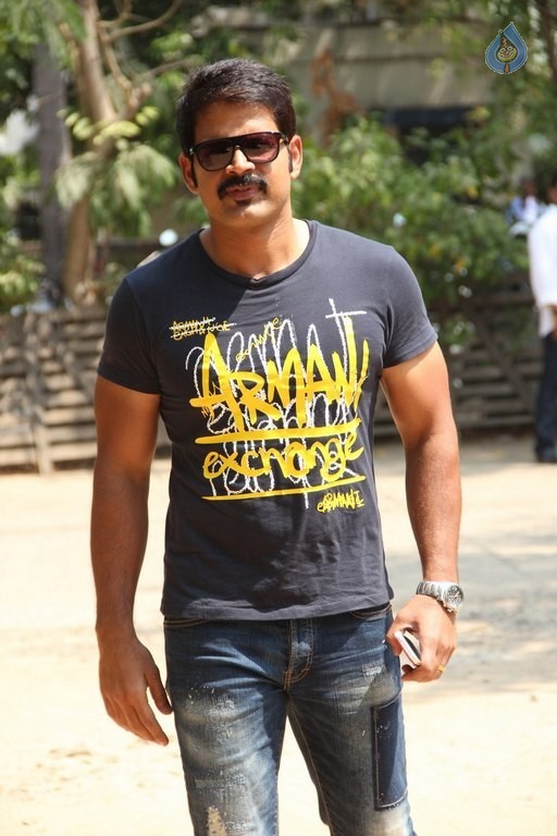 Oru Melliya Kodu Tamil Film Photos - 18 / 30 photos