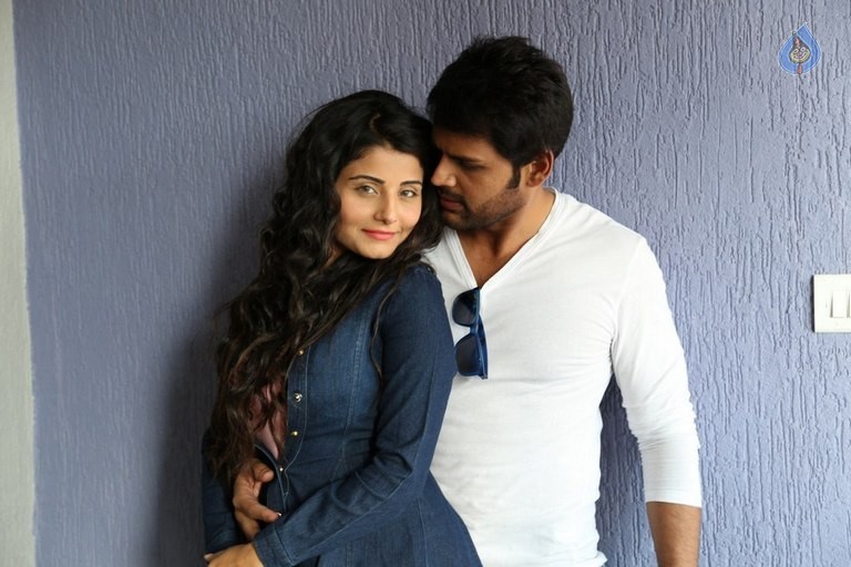 Oru Melliya Kodu Tamil Film Photos - 30 / 30 photos