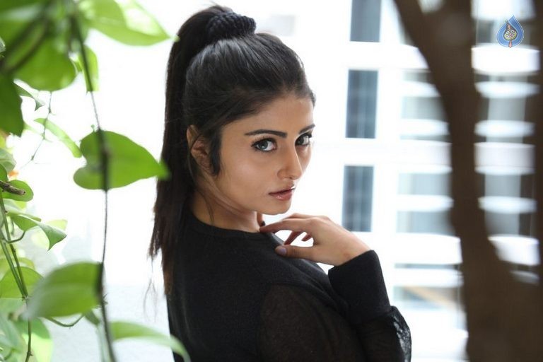 Oru Melliya Kodu Tamil Movie Photos - 39 / 42 photos