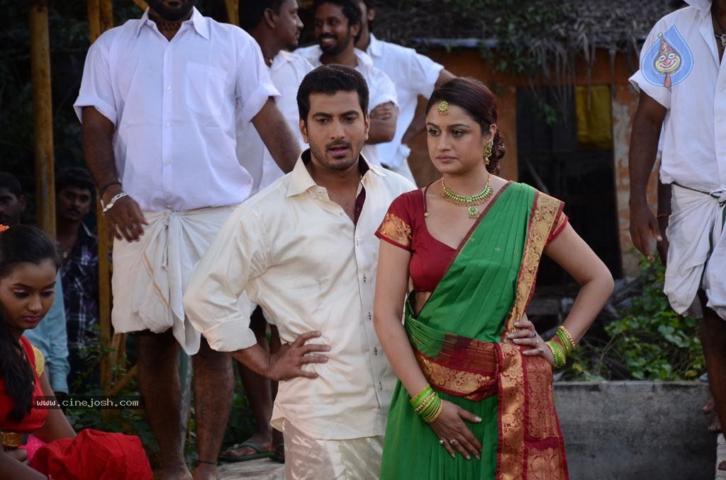 Oru Nadigayin Vakku Moolam Tamil Movie Gallery - 8 / 72 photos