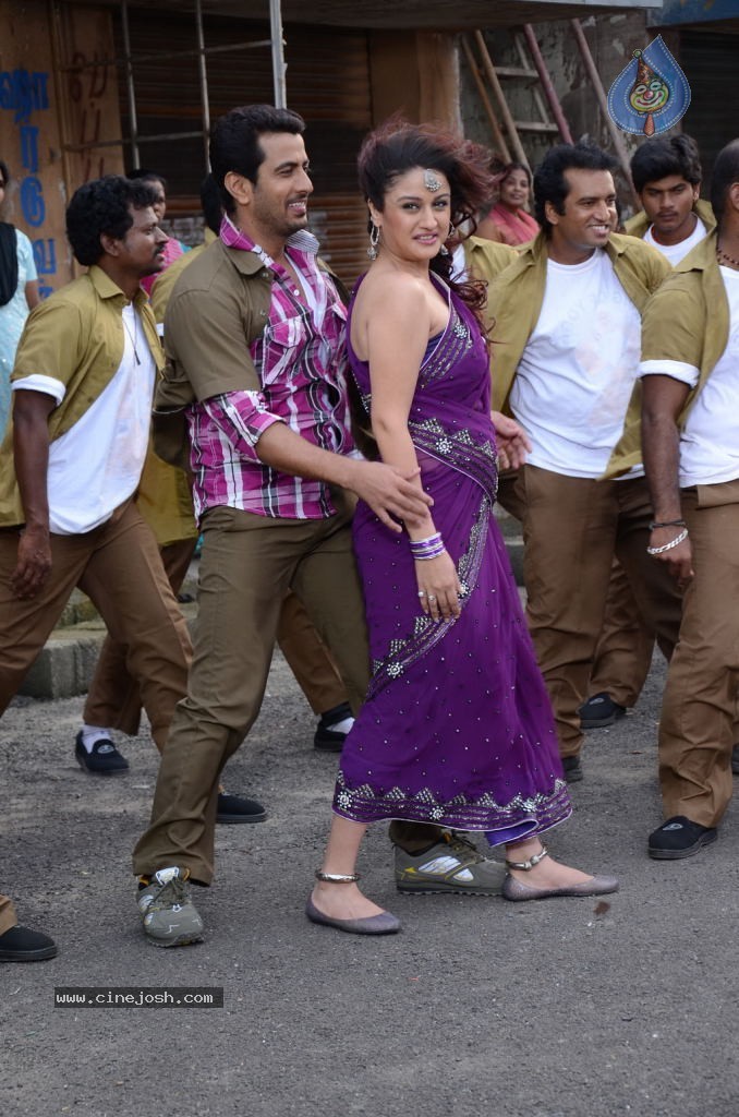 Oru Nadigayin Vakku Moolam Tamil Movie Gallery - 13 / 72 photos