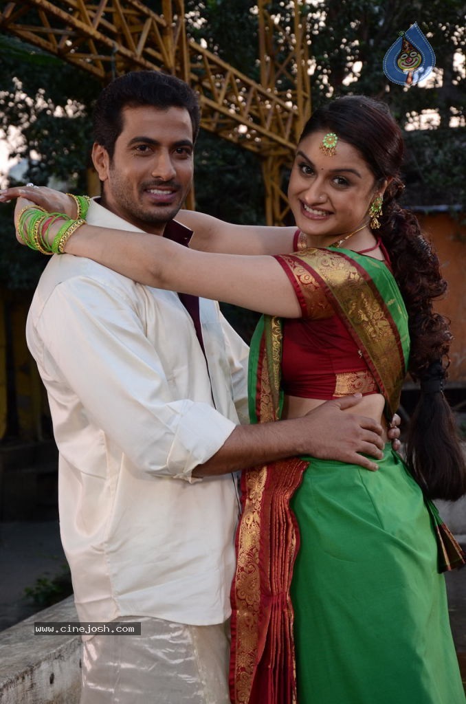 Oru Nadigayin Vakku Moolam Tamil Movie Gallery - 22 / 72 photos