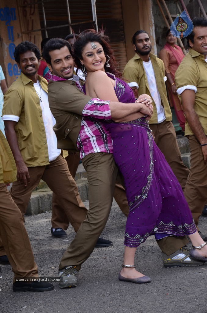 Oru Nadigayin Vakku Moolam Tamil Movie Gallery - 26 / 72 photos