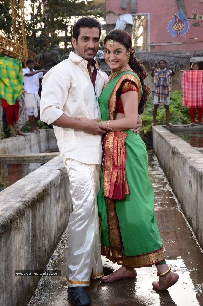Oru Nadigayin Vakku Moolam Tamil Movie Gallery - 28 / 72 photos