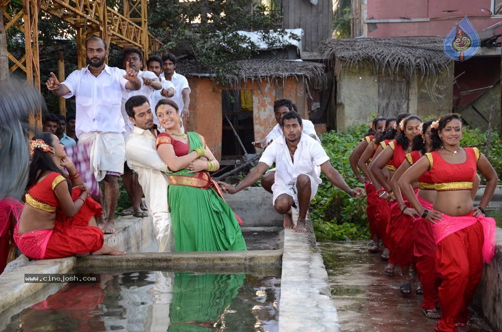 Oru Nadigayin Vakku Moolam Tamil Movie Gallery - 45 / 72 photos