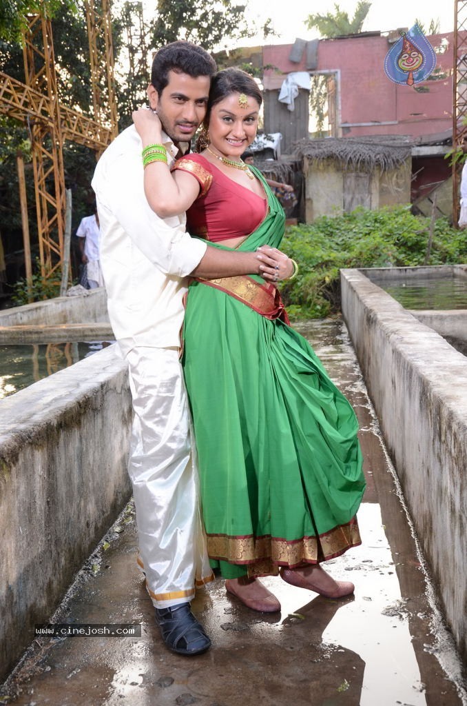 Oru Nadigayin Vakku Moolam Tamil Movie Gallery - 69 / 72 photos