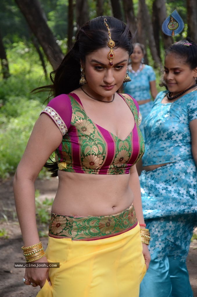 Oru Nadigayin Vakku Moolam Tamil Movie Gallery - 71 / 72 photos