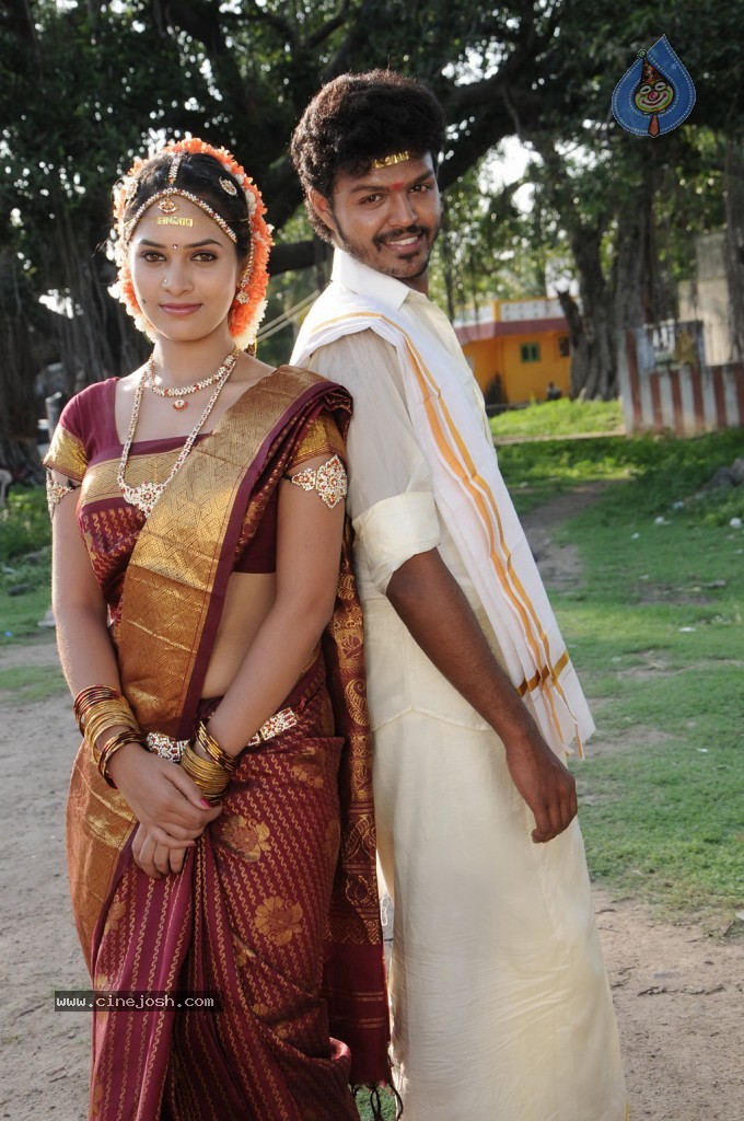Oruvar Meethu Oruvar Sainthu Tamil Movie Stills - 10 / 77 photos