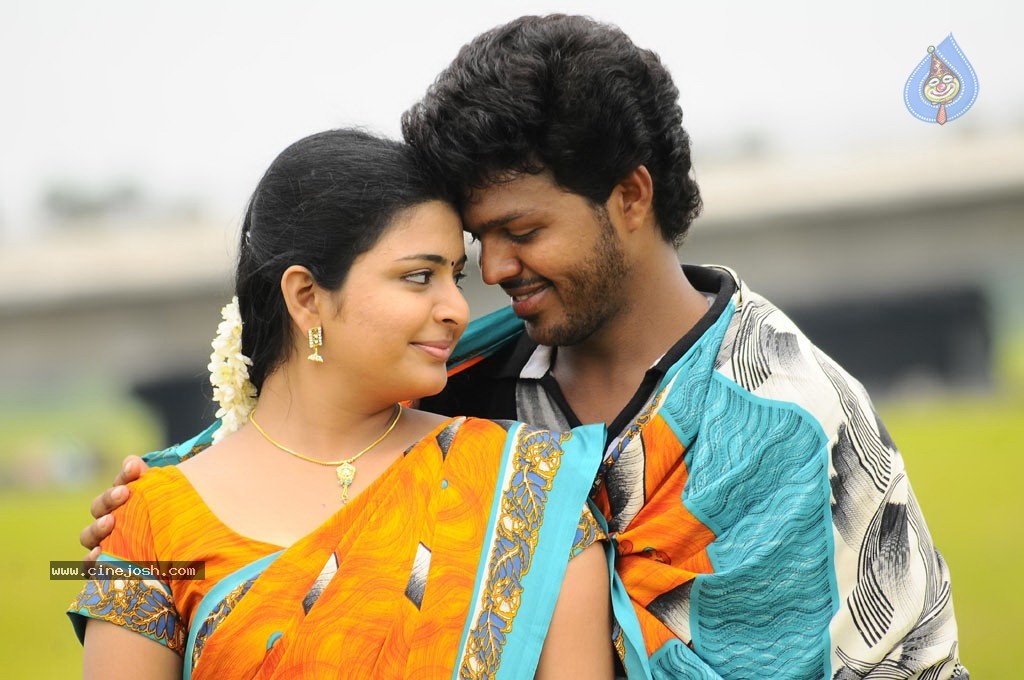 Oruvar Meethu Oruvar Sainthu Tamil Movie Stills - 11 / 77 photos