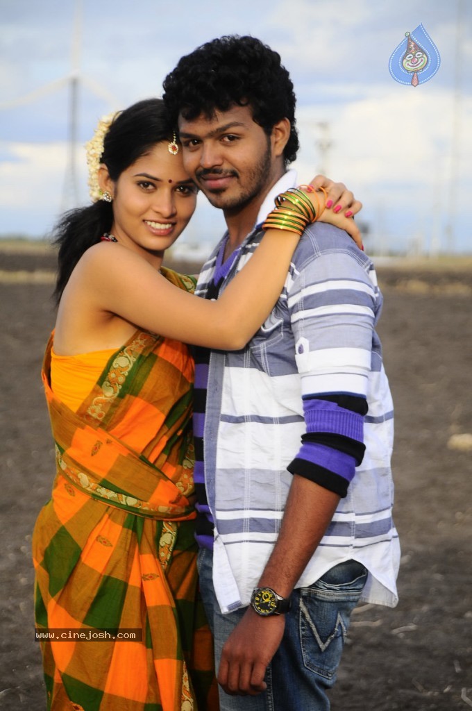 Oruvar Meethu Oruvar Sainthu Tamil Movie Stills - 15 / 77 photos
