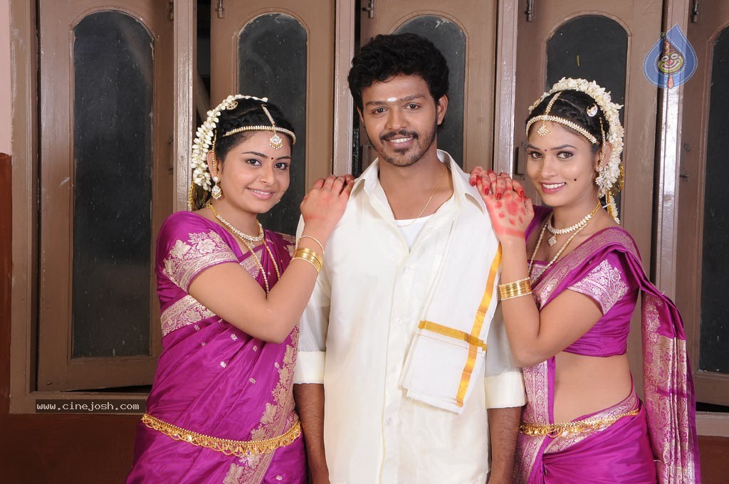 Oruvar Meethu Oruvar Sainthu Tamil Movie Stills - 23 / 77 photos