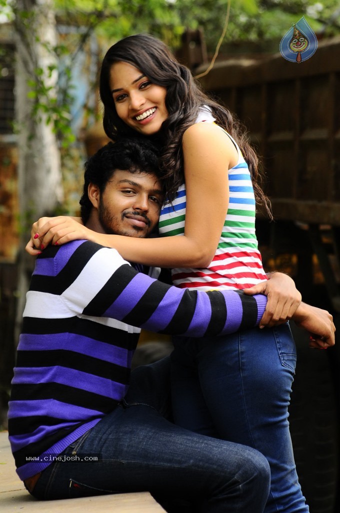 Oruvar Meethu Oruvar Sainthu Tamil Movie Stills - 54 / 77 photos