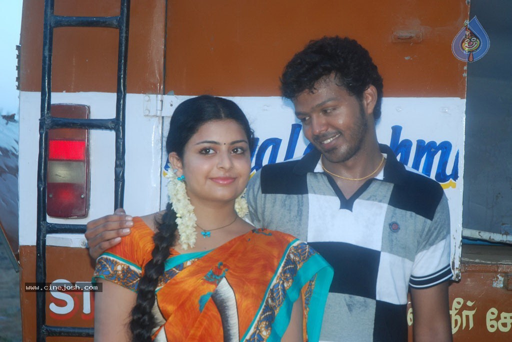 Oruvar Meethu Oruvar Sainthu Tamil Movie Stills - 62 / 77 photos