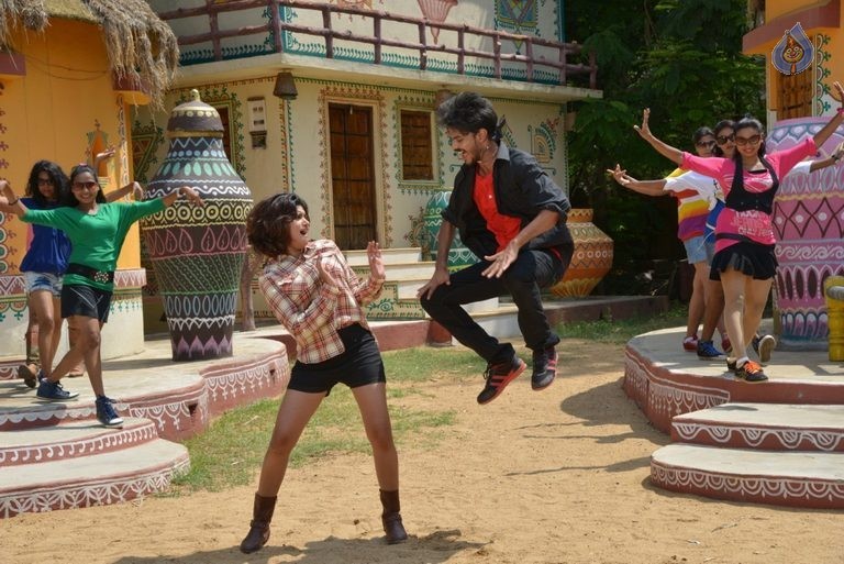 Seeni Tamil Movie Photos - 33 / 46 photos