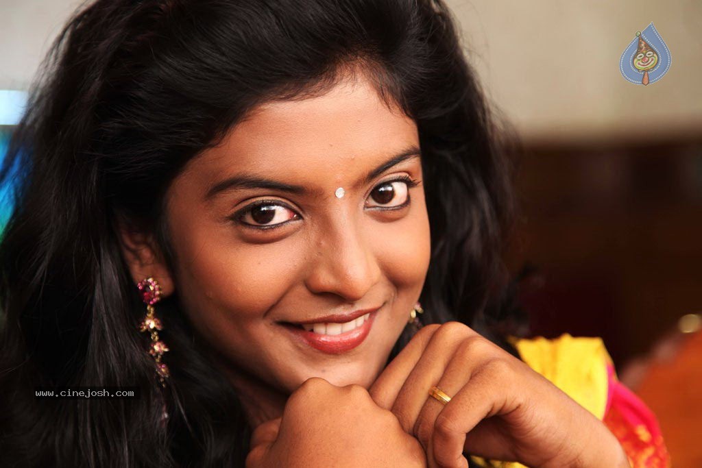 Ovvoru Nanbanum Thevai Machan Tamil Movie Hot Stills - 41 / 50 photos