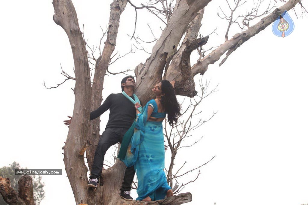 Ovvoru Nanbanum Thevai Machan Tamil Movie Hot Stills - 48 / 50 photos